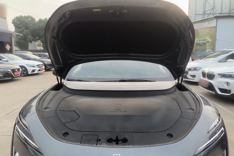 Used  12 2025 Ultra Extended-Range Edition
