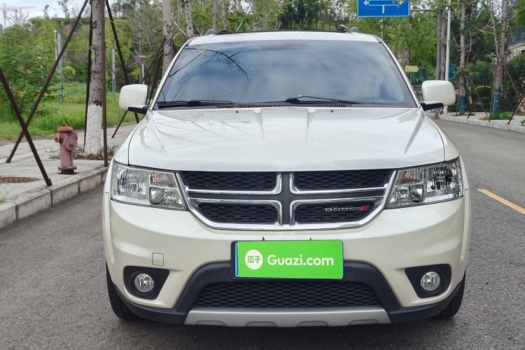 Used Dodge Journey 2013 2.4L Two-Wheel Drive Luxury Version

