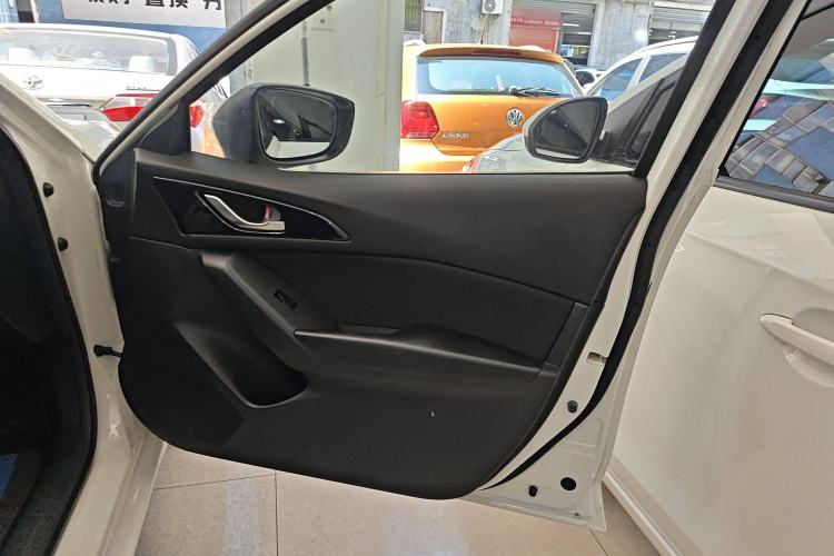 Used Mazda Mazda 3 Axela 2016 Sedan 1.5L Automatic Comfort Model
