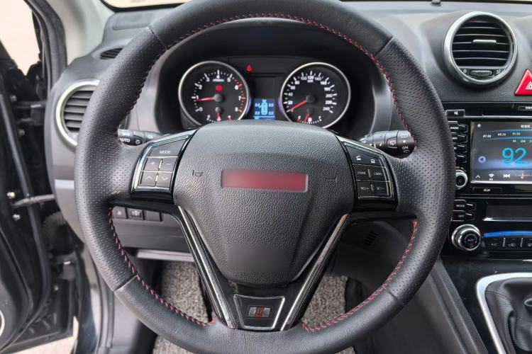 Used Haval H6 2015 Upgraded Model 1.5T Manual Two-Wheel Drive Elite Version
