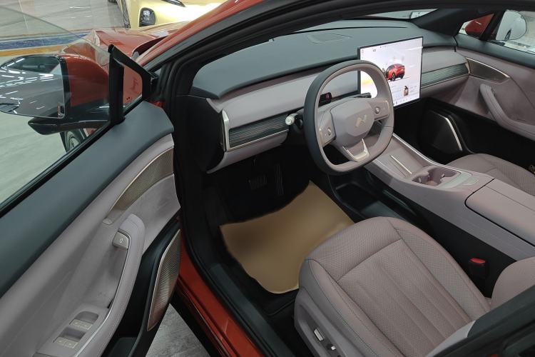 Used ONVO L60 2024 60 kWh Rear-Drive Version