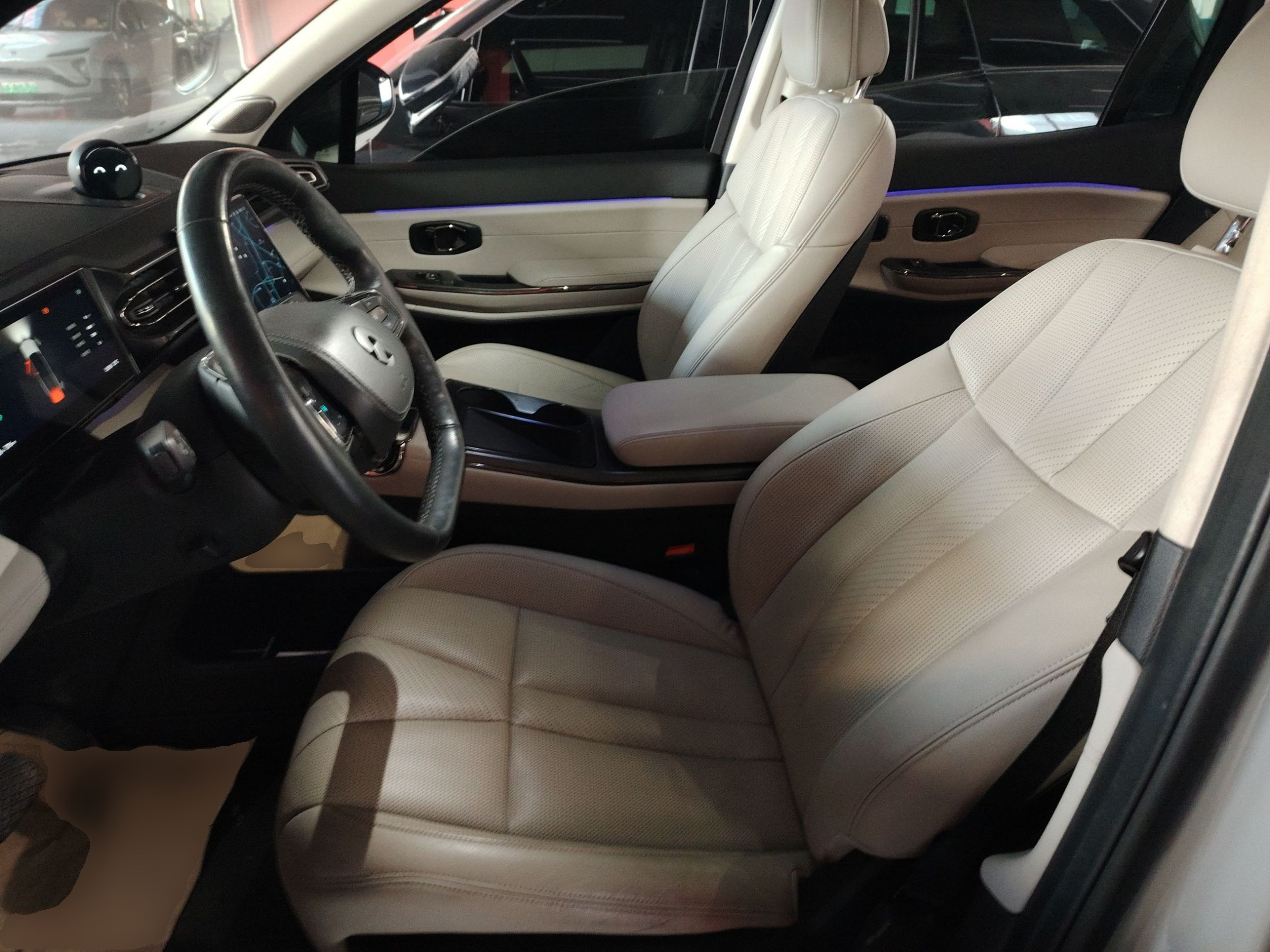 Переднее сиденье в автомобиле