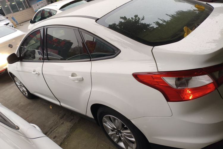 Used Ford Focus 2012 Sedan 1.6L Automatic Comfort Model
