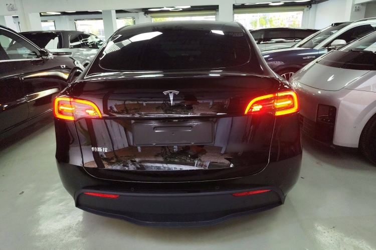 Used Tesla Model Y 2023 Long-Range All-Wheel-Drive Version
