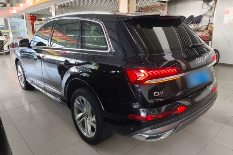 Used Audi Q7 2021 45 TFSI quattro S line Sport model