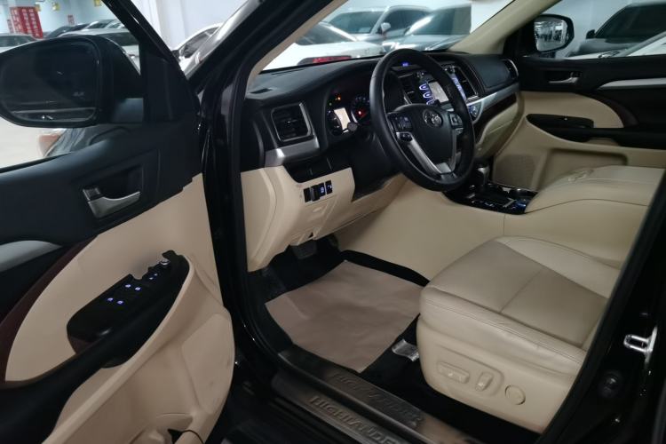 Used Toyota Highlander 2017 2.0T Two-Wheel Drive Luxury Edition 7 Seats