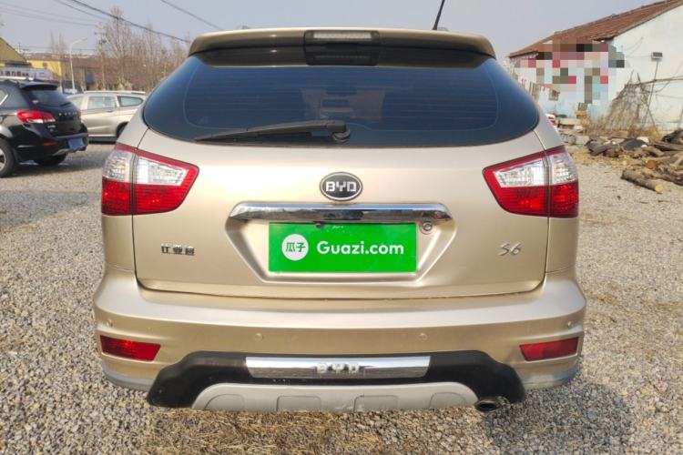 Used BYD S6 2014 2.0L Manual Luxury 5-Seater
