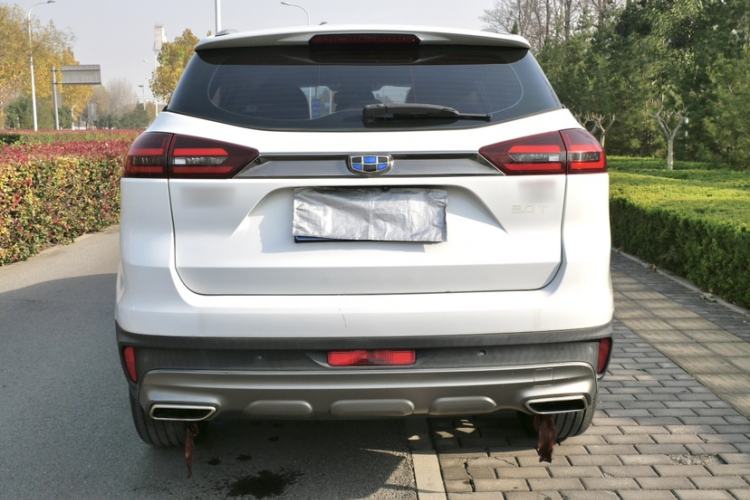 Used Geely Auto Emgrand X7 Sport 2018 1.8TD Automatic Two-Wheel Drive ZhiZun Model with 4G Connectivity
