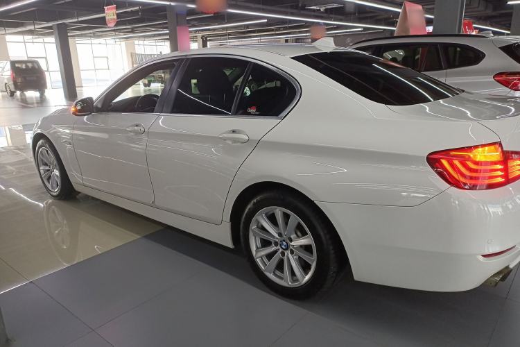 Used BMW 5 Series 2014 520i Elegant Edition
