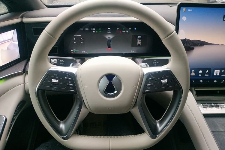 Used Denza Z9 2024 1100 km All-Wheel-Drive Ultra Version