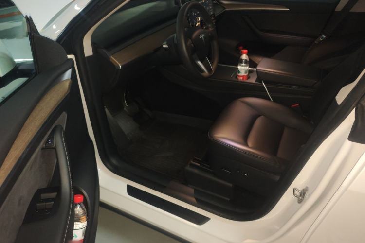 Used Tesla Model Y 2021 Long-Range All-Wheel-Drive Version 3D7
