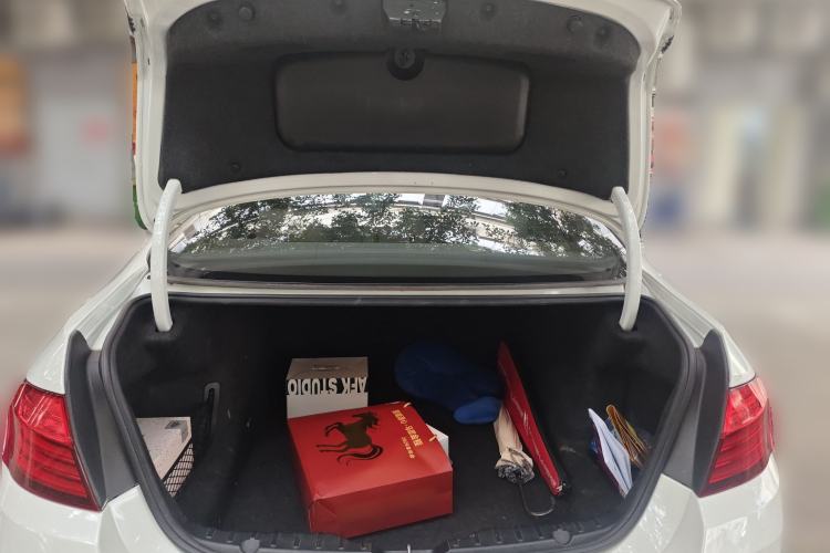 Used BMW 5 Series 2014 525Li Leading Model
