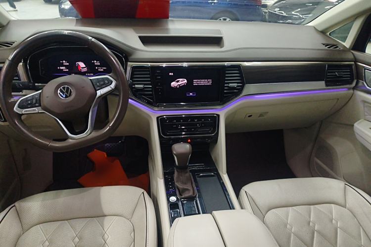 Used Volkswagen Viloran 2020 380TSI Prestige Edition

