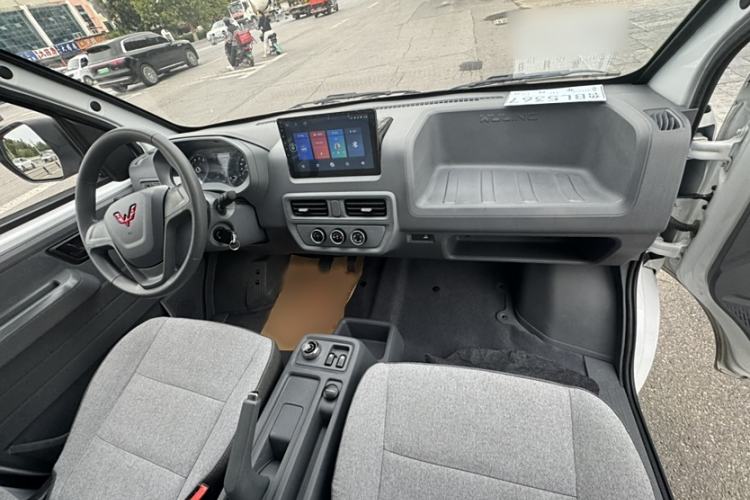 Used Wuling Yangguang 2024 300km Range Practical Window-Sealed Version 60kW
