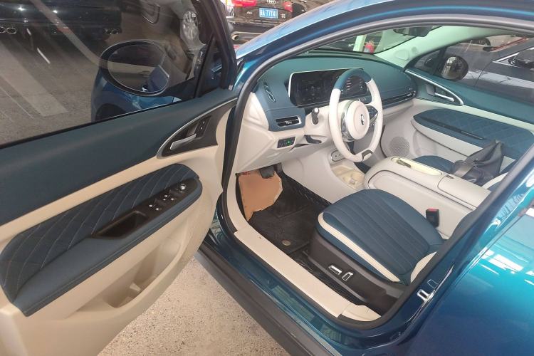 Used ORA Good Cat 2023 401 km Standard Range Prestige Version Lithium Iron Phosphate
