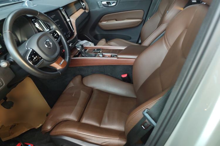 Used Volvo XC60 2021 T5 4x4 Smart Luxury Edition
