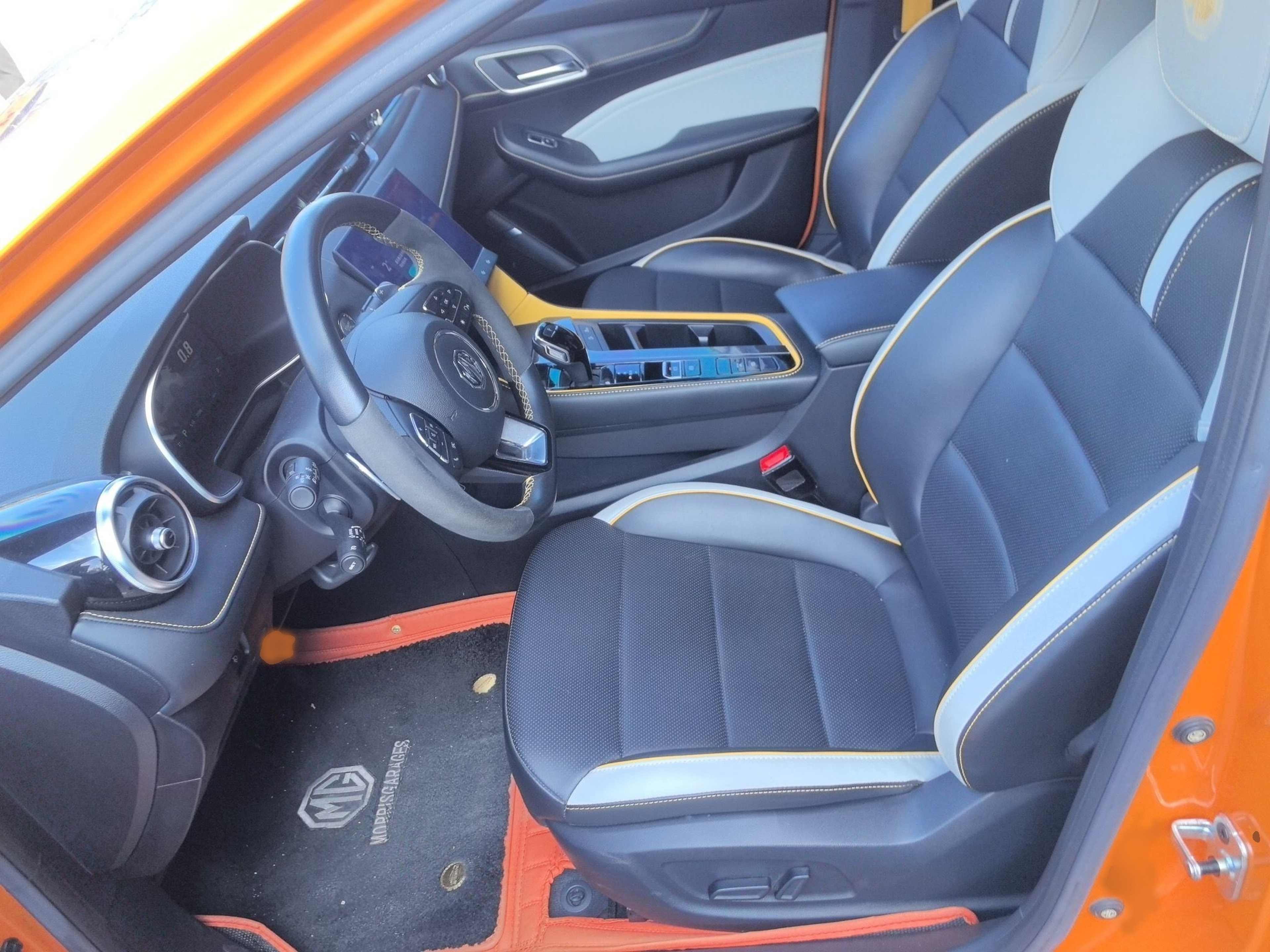 المقاعد الأمامية داخل السيارة