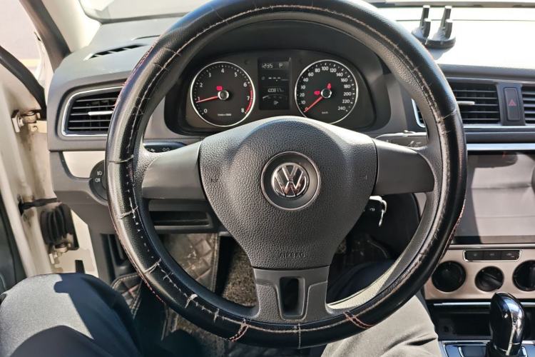 Used Volkswagen Lavida 2013 Restyled Classic 1.6L Automatic Comfort Edition