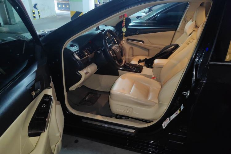 Used Toyota Camry 2016 2.0G 10th Anniversary Leading Edition
