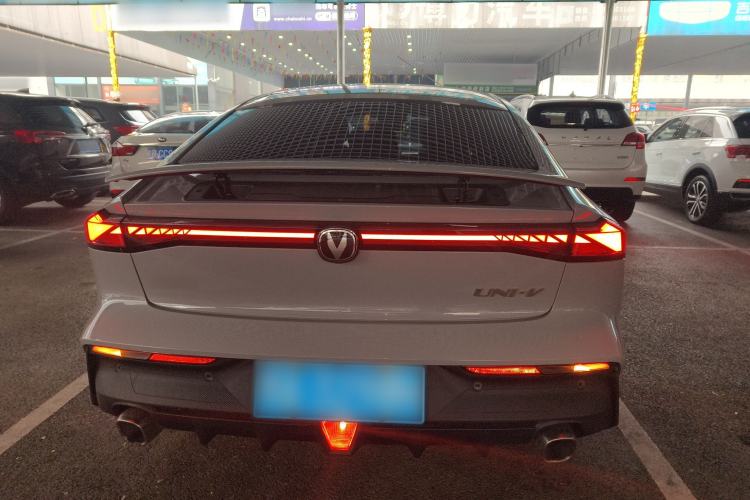 Used Changan UNI-V 2022 1.5T Prestige Version
