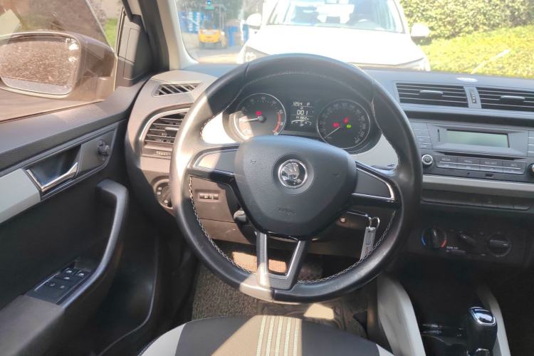 Used Skoda Fabia 2015 1.6L Automatic Chuanxing Edition
