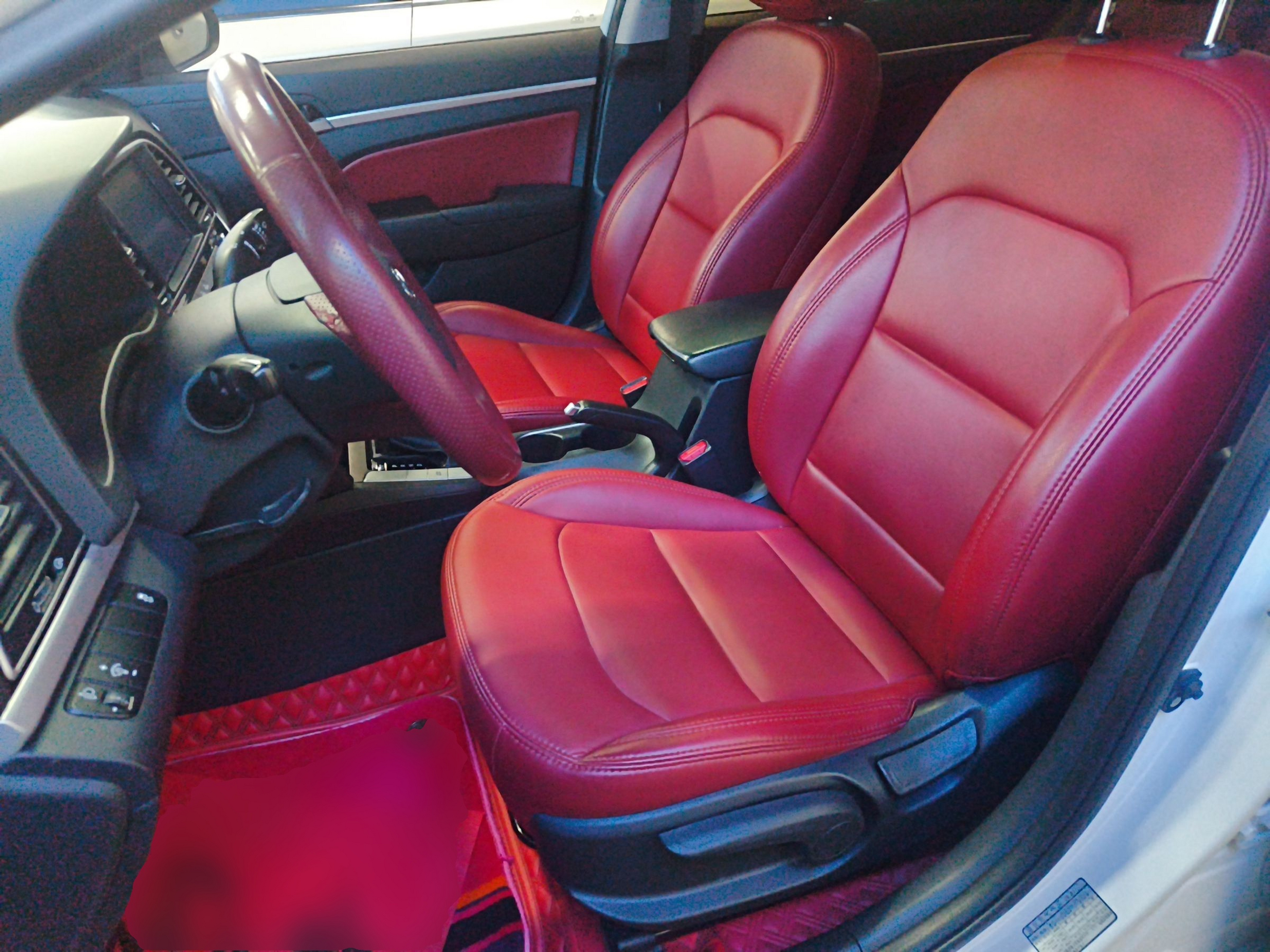 Переднее сиденье в автомобиле