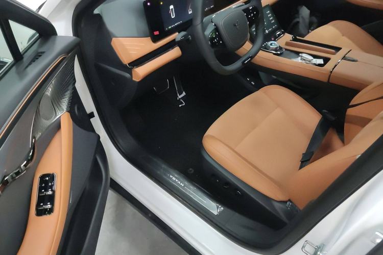 Used VOYAH PASSION 2024 PHEV Four-Wheel Drive Ultra-Long Range Flagship Model
