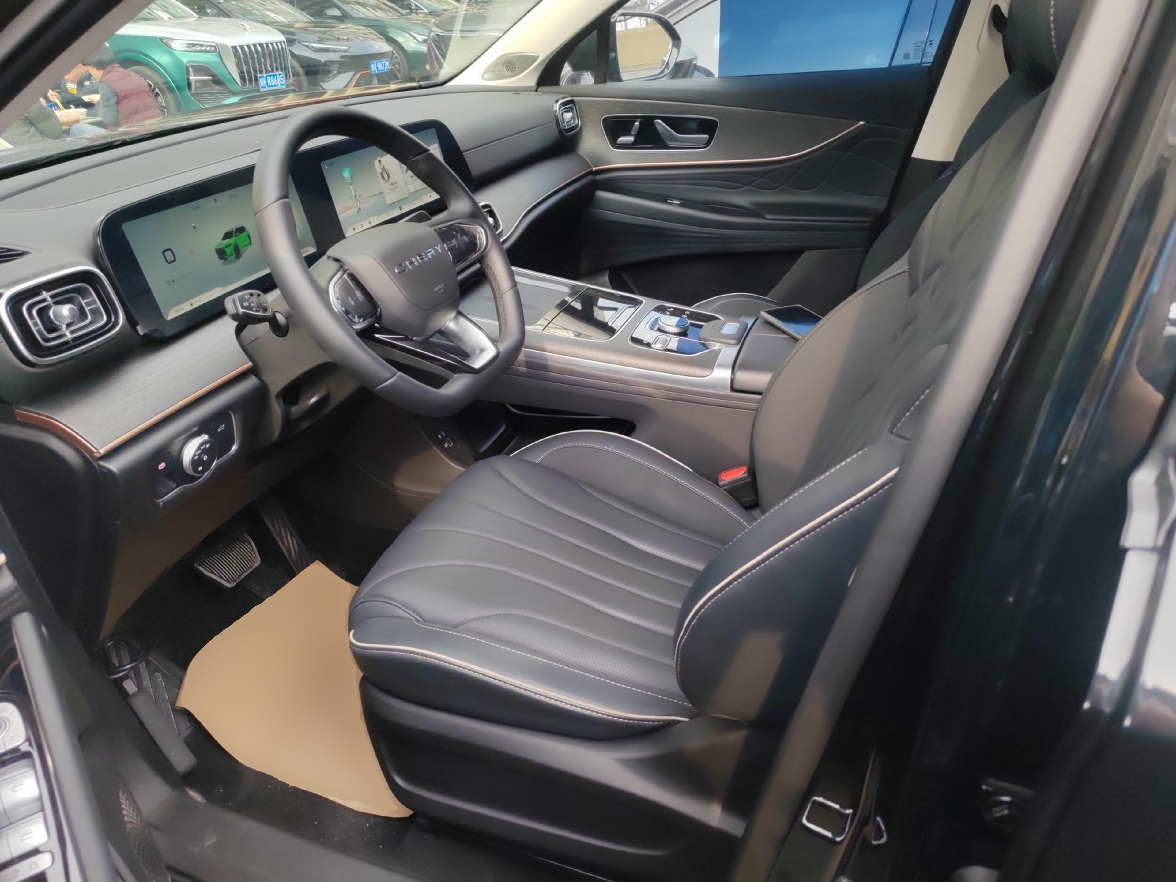 المقاعد الأمامية داخل السيارة