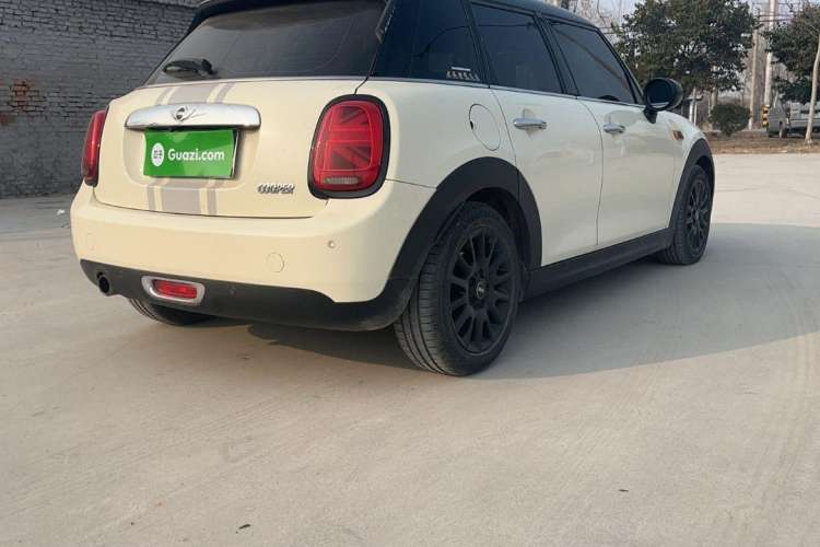 Used  MINI 2015 1.5T COOPER Fun Five-Door Edition

