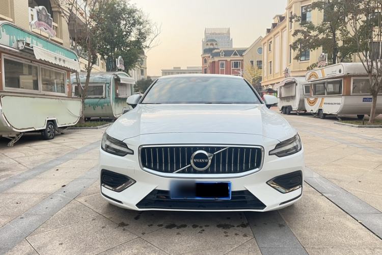 Used Volvo S60 2020 T4 Zhiyuan Luxury Edition
