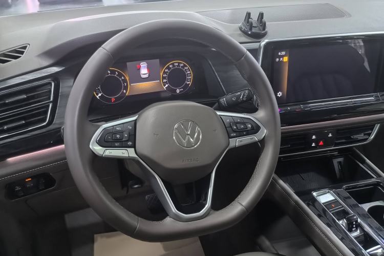 Used Volkswagen Viloran 2024 330TSI Luxury Edition
