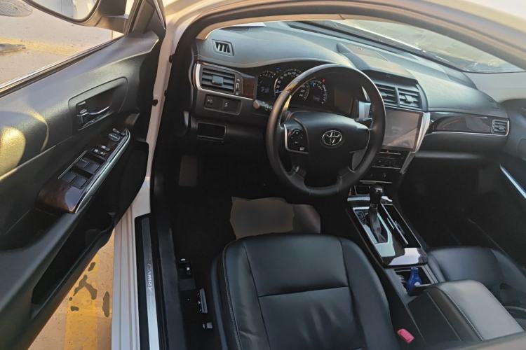 Used Toyota Camry 2016 2.0G 10th Anniversary Leading Edition
