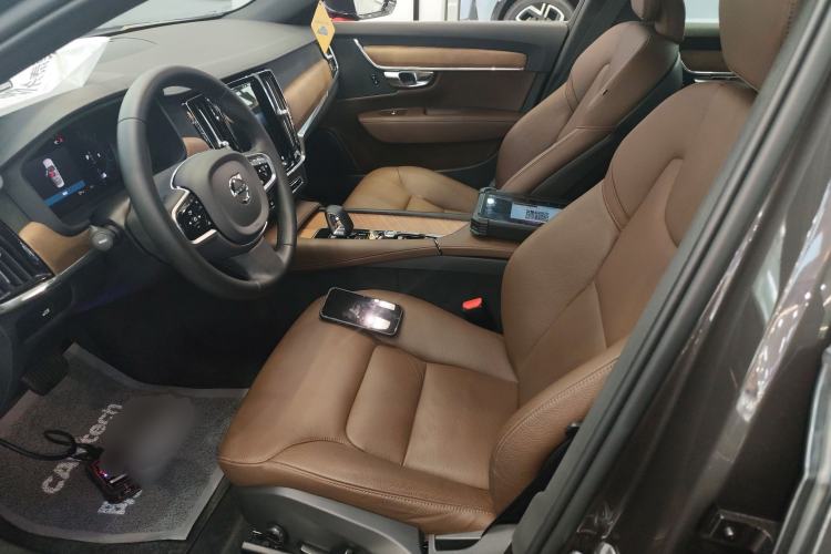 Used Volvo S90 2024 B5 Zhiyi Luxury Edition
