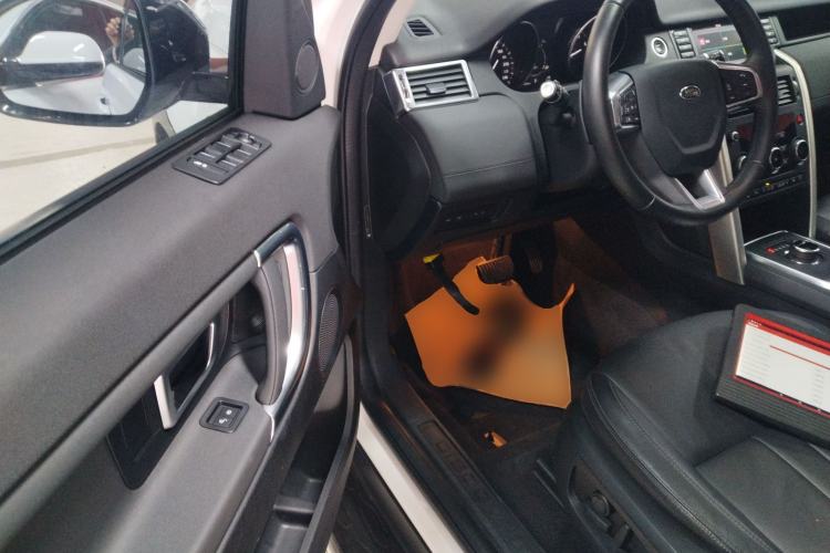 Used Land Rover Discovery Sport 2019 240 PS SE Version China VI Standard
