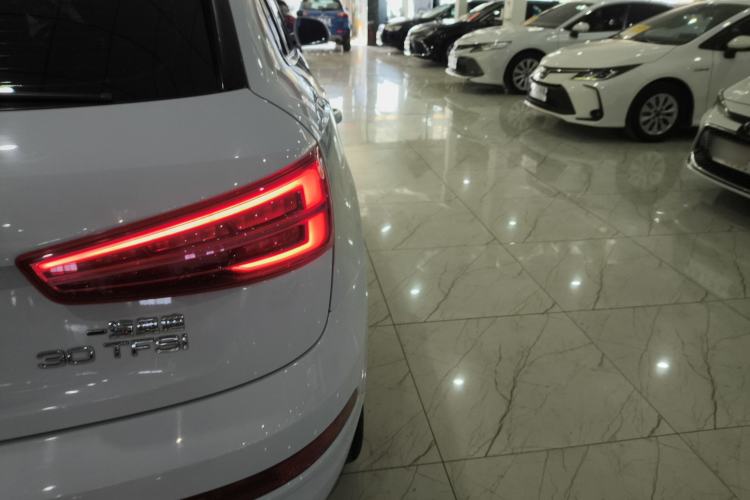 Used Audi Q3 2017 30 TFSI Fashion Model