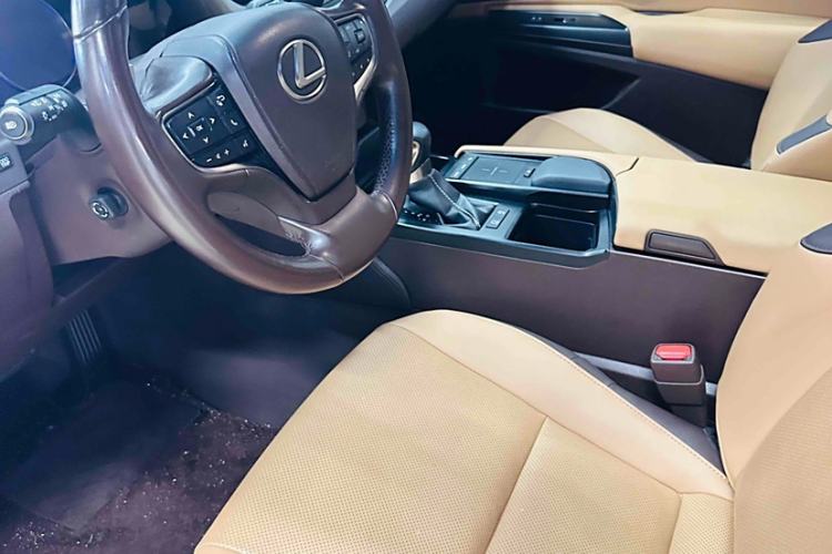 Used Lexus ES 2020 200 Excellence Edition
