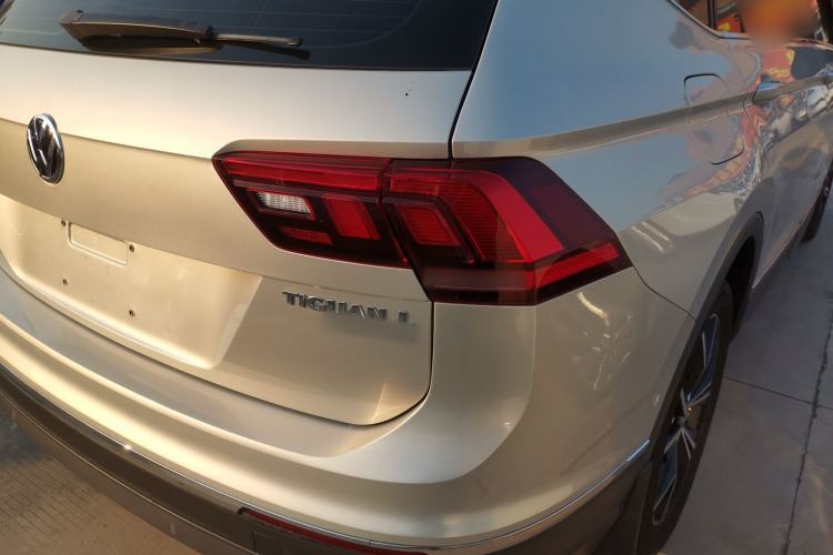 Used Volkswagen Tiguan L 2019 Revised 330TSI Automatic Two-Wheel Drive Smart & Luxury Edition China VI Standard
