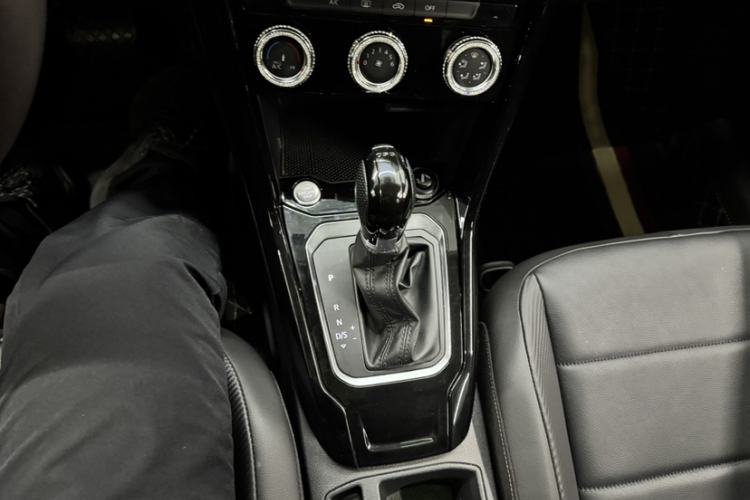 Used Volkswagen T-ROC 2018 280TSI DSG Two-Wheel-Drive Comfort Version China V Standard