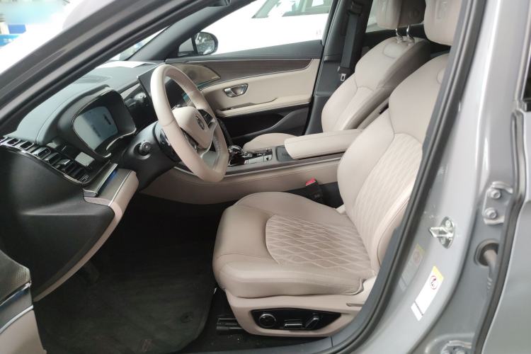 Used BYD Han 2025 EV with 701 km of Laser Radar-Enabled Intelligent Driving
