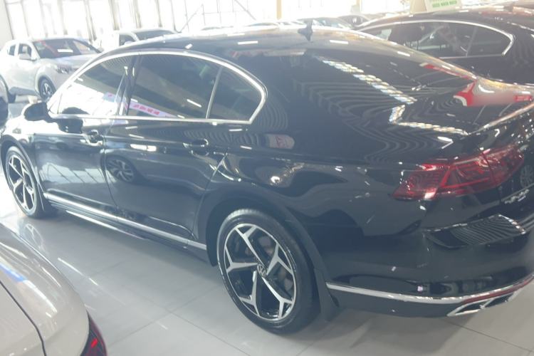 Used Volkswagen Magotan 2023 2 Million Units Commemorative Edition 330TSI DSG Luxury Version
