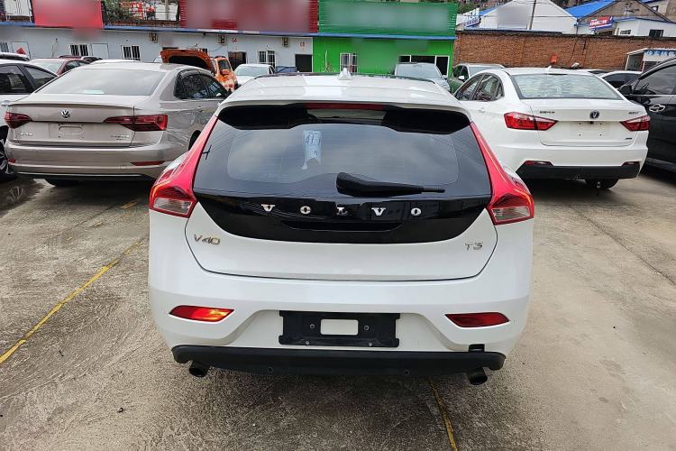 Used Volvo V40 2017 T3 Zhiyi Edition
