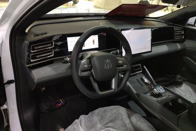 Used BYD Qin L 2025 DM-i Smart Drive 80KM Leading Model
