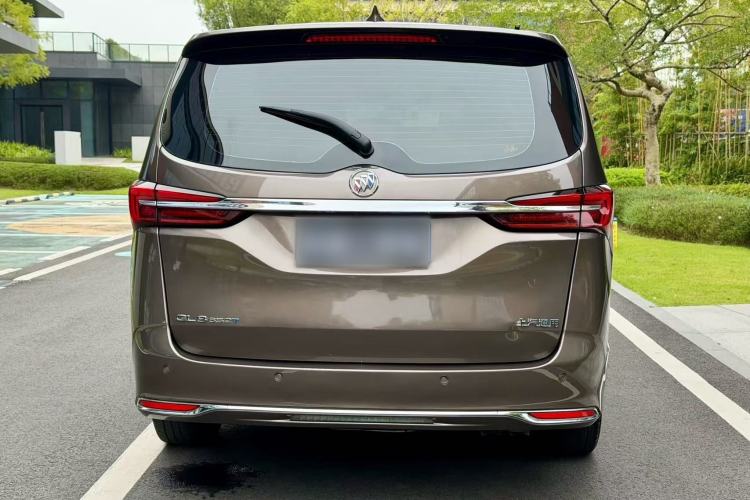 Used Buick GL8 2023 Land Executive Class Comfort Model
