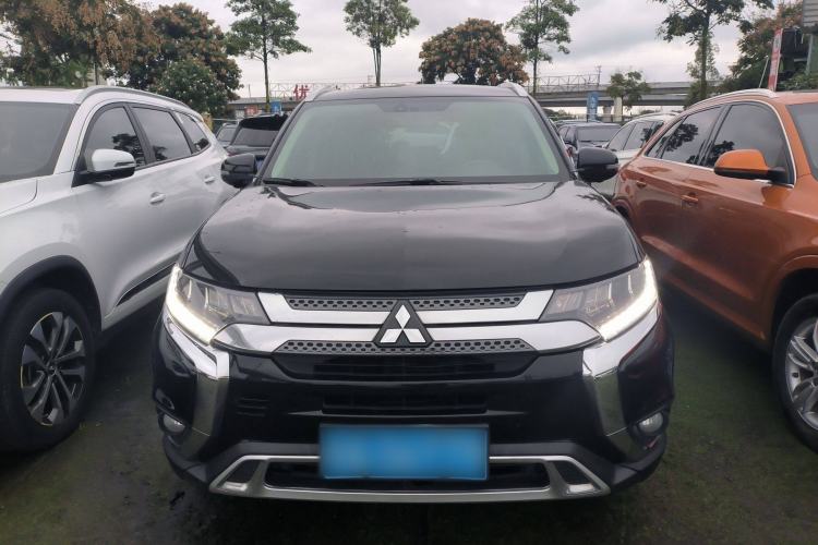 Used Mitsubishi Outlander 2020 2.4L 4x4 Zhi Xiang Edition 7-Seater
