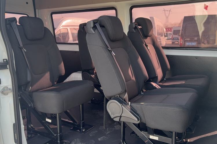 Used JMC Fushun 2023 2.0T Automatic Mid-Range Mid-Roof Commercial Multi-Purpose 7-Seater Passenger Vehicle