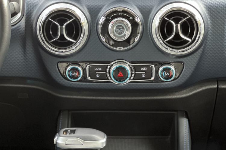 Used  BJ40 2020 2.0T Automatic Four-Wheel Drive Urban Hunter Edition Chivalrous Type
