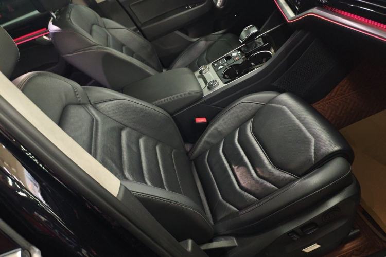 Used Volkswagen Touareg 2020 2.0 TSI RuiShang Edition China VI Standard
