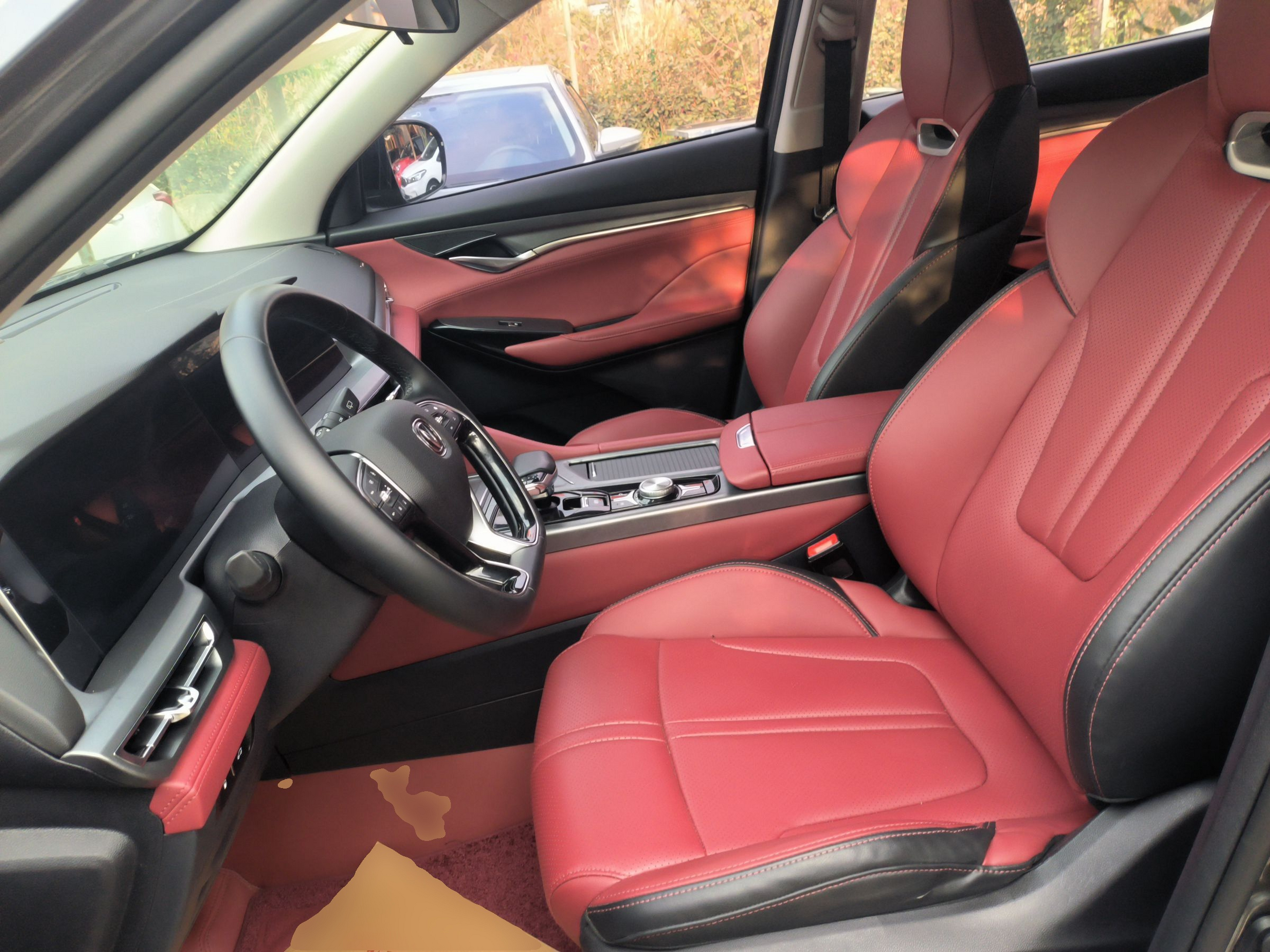 Переднее сиденье в автомобиле