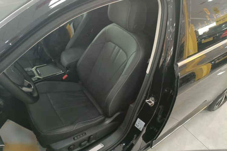 Used Volkswagen Passat 2025 Outstanding Model 380TSI Dragon Glory Edition
