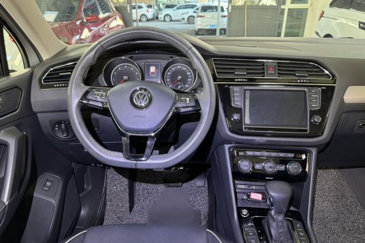 Used Volkswagen Tiguan L 2017 330TSI Automatic Two-Wheel Drive Flagship Edition
